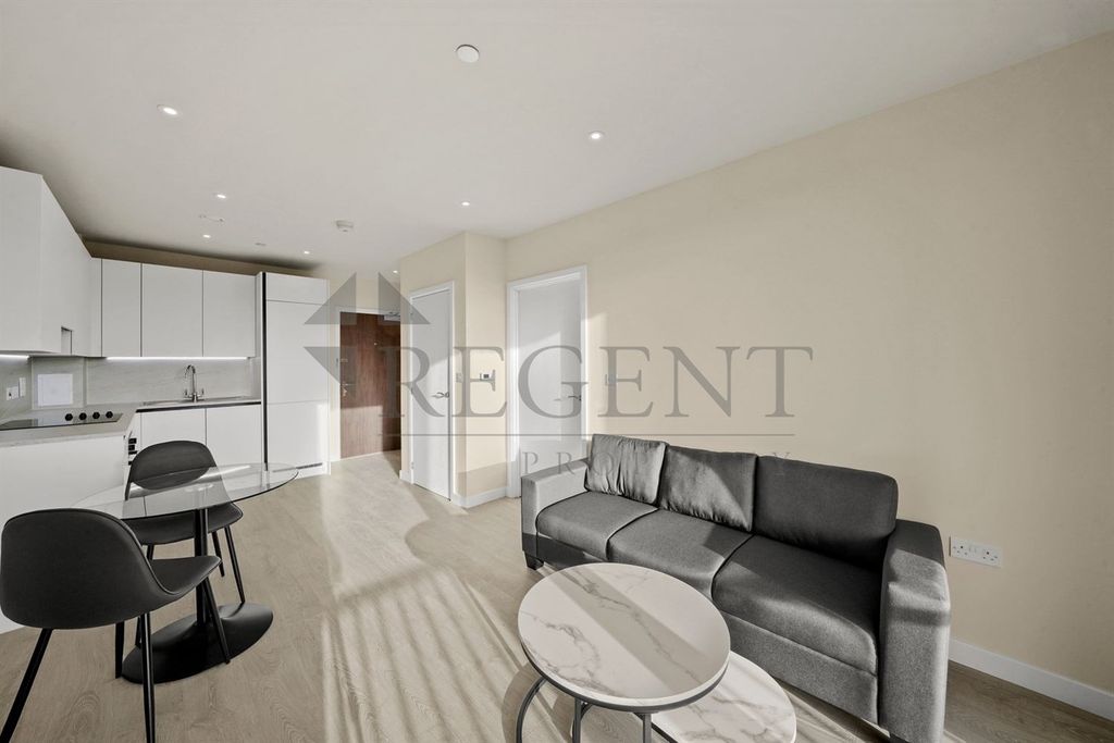 Property photo 1 of 14 Reception