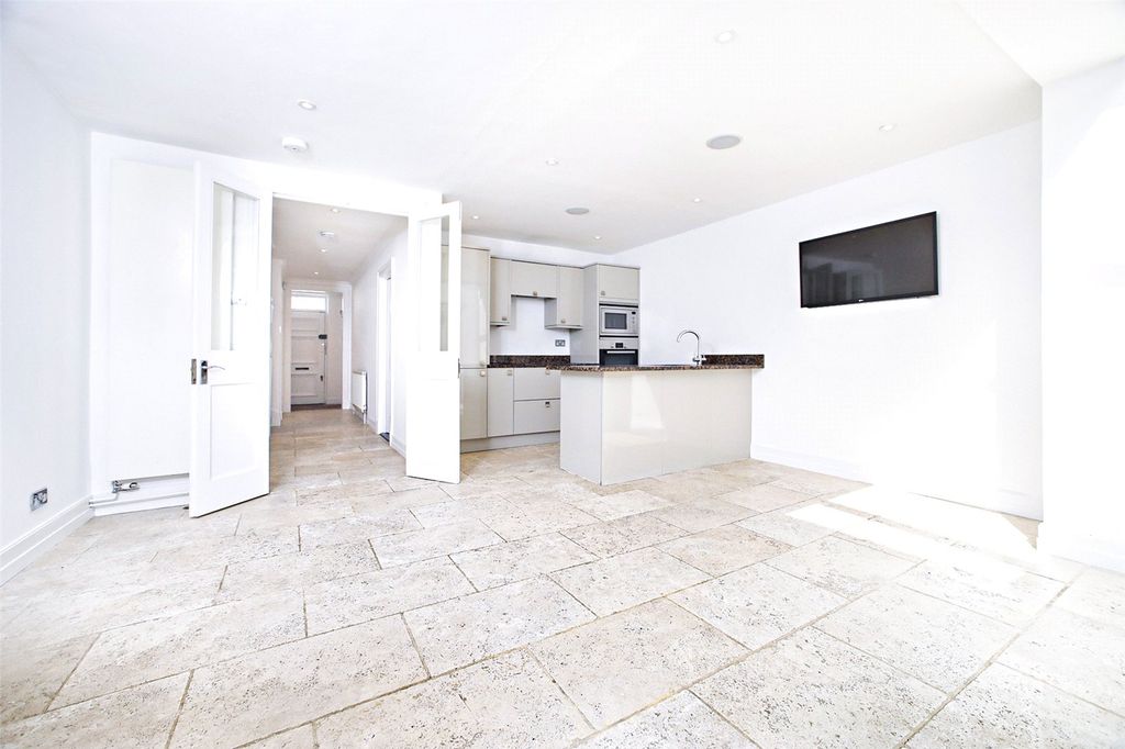 Property photo 3 of 13 Kitchen