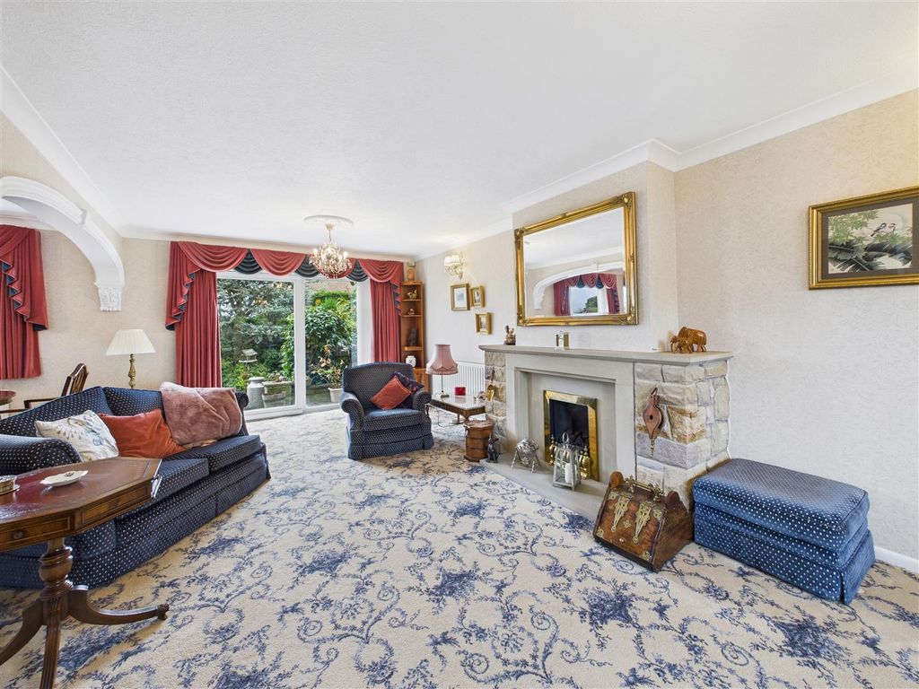 Property photo 3 of 25 Cam05476G0-Pr0040-Still002.Jpg