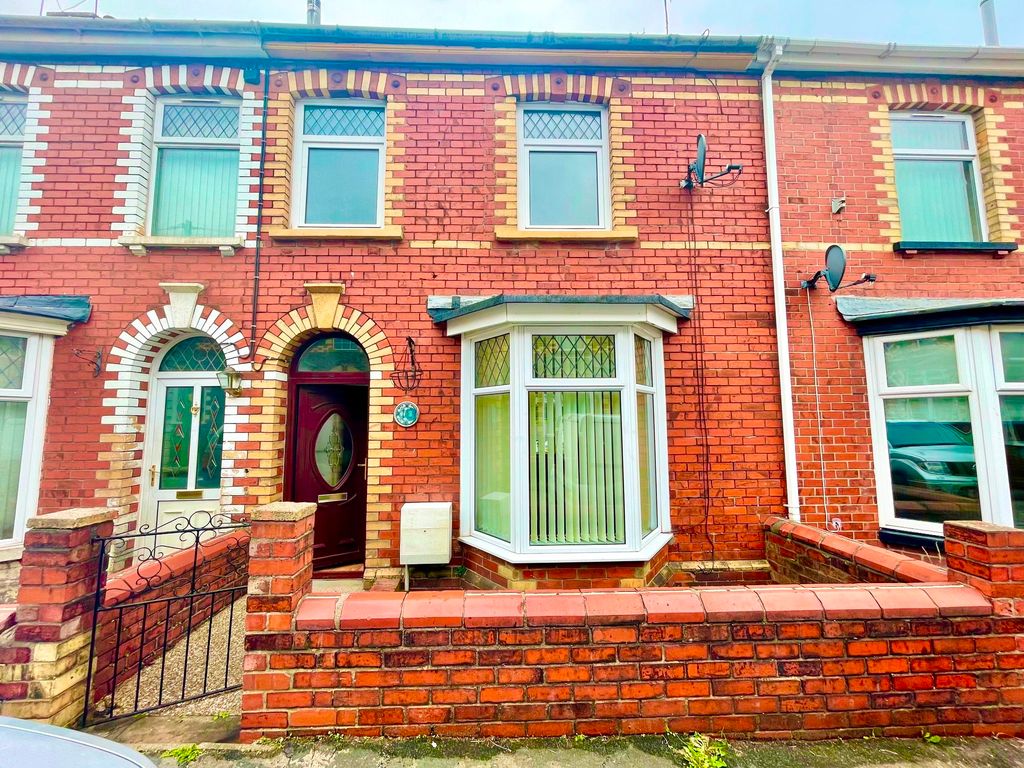 Property photo 1 of 19