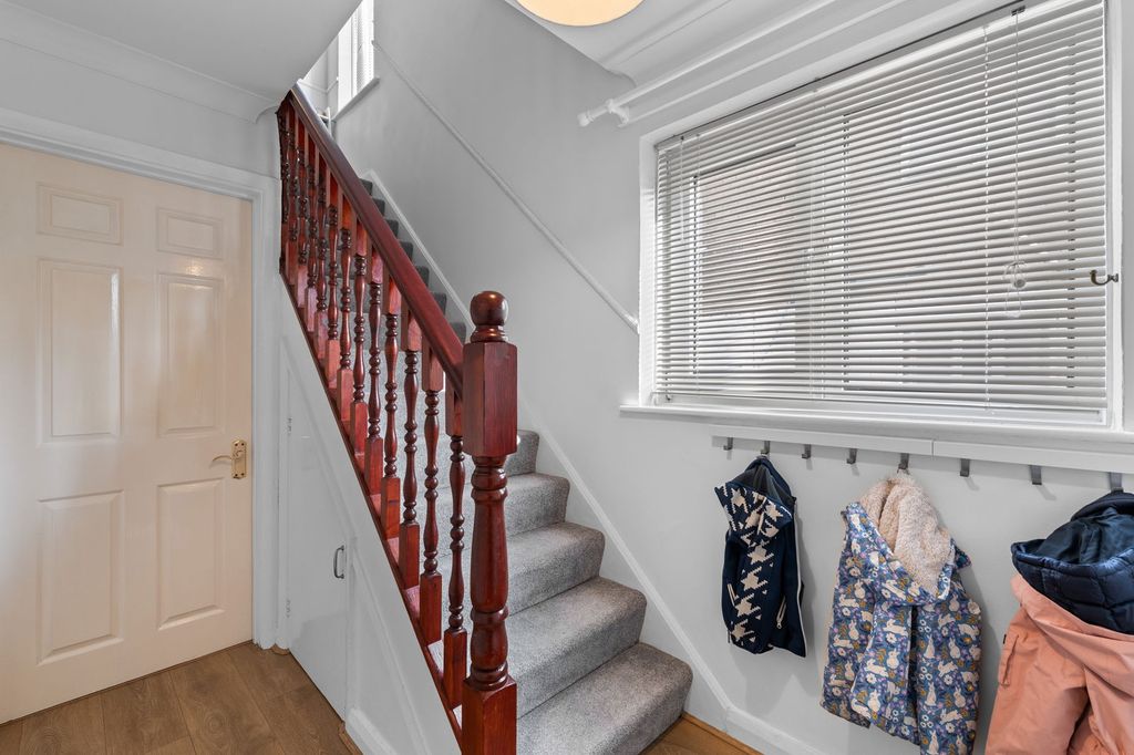 Property photo 3 of 25