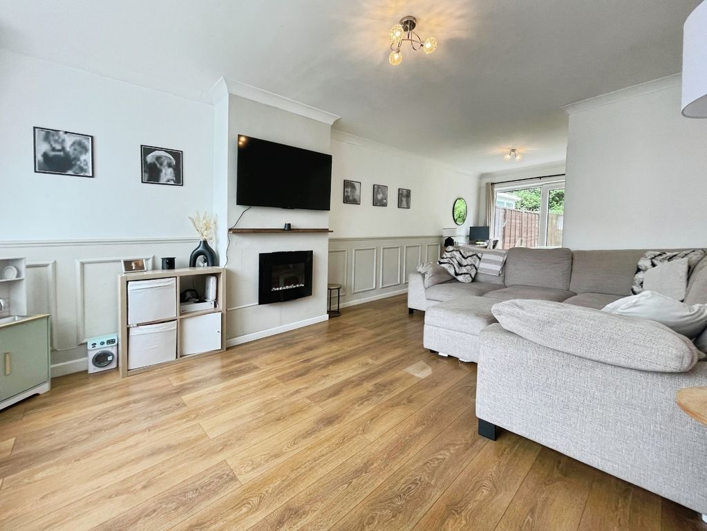 Property photo 2 of 16 Living Room