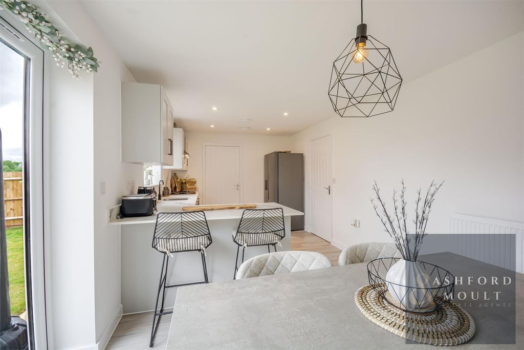 Property photo 3 of 43 Ashford-10.Jpg