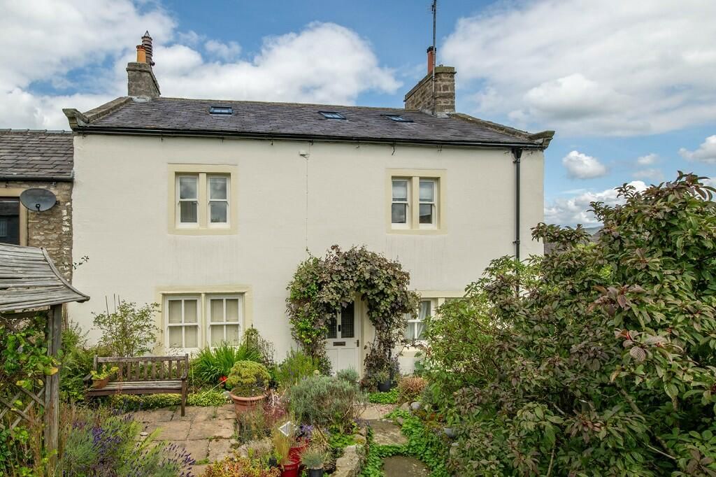 Property photo 1 of 19 Cross Keys House, Settle, North Yorkshire, Bd24 0La