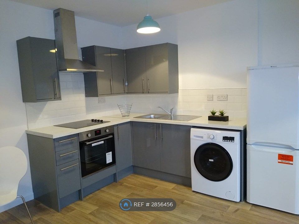 Property photo 2 of 6 Kitchen Area