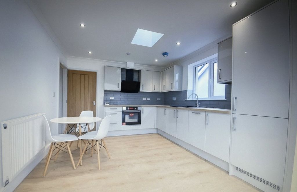 Property photo 3 of 14 Picture No. 14