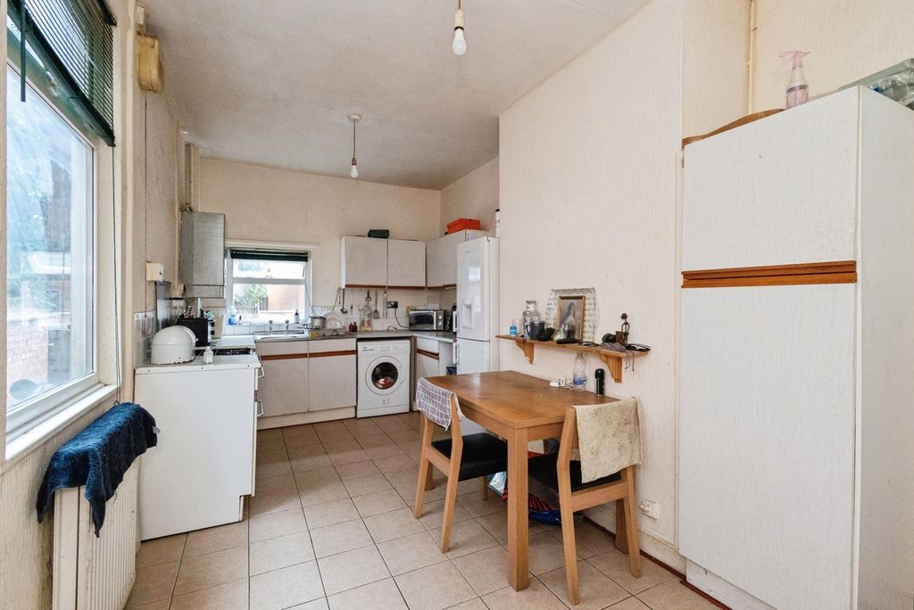 Property photo 2 of 21 Pbox-Img.Jpg