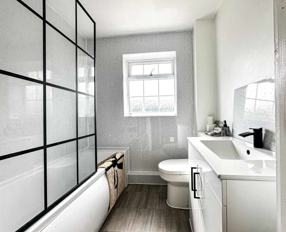 Property photo 2 of 11 5017253