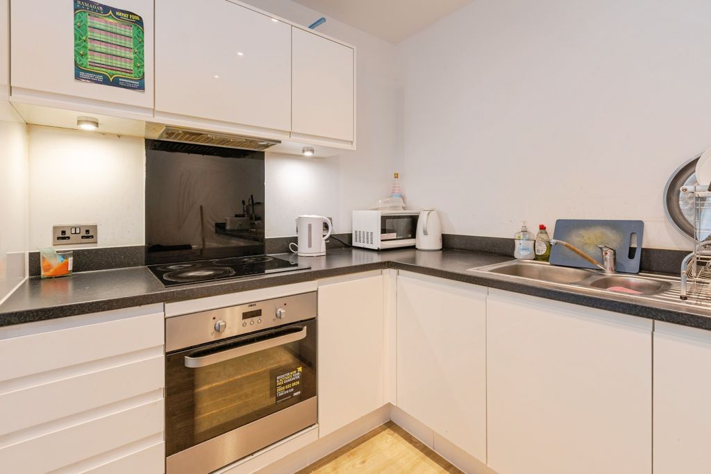 Property photo 3 of 14 Kitchen