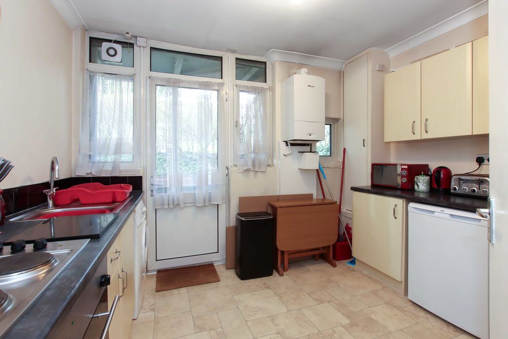 Property photo 3 of 10 Photo 12