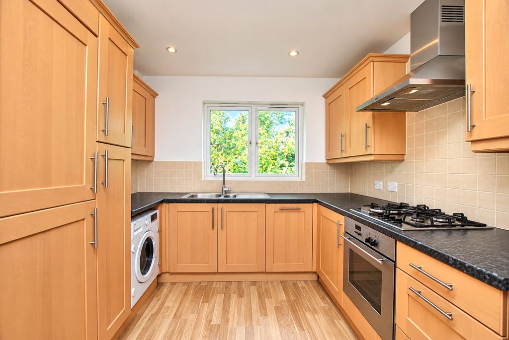 Property photo 2 of 8 Picture No. 01