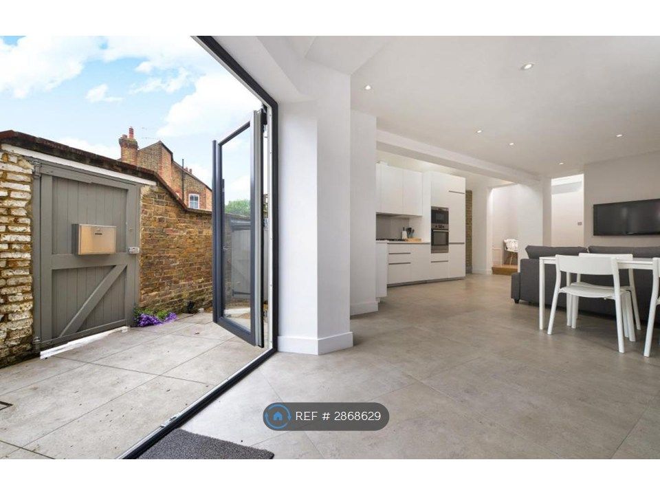 Property photo 1 of 3