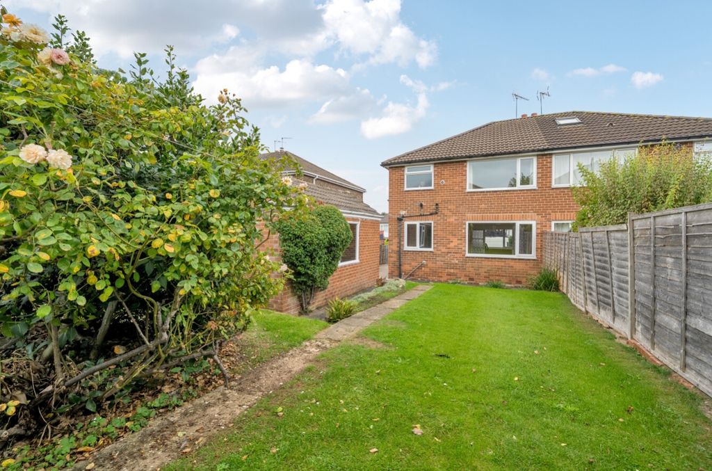 Property photo 2 of 19 Ewemove Harrogate Garden