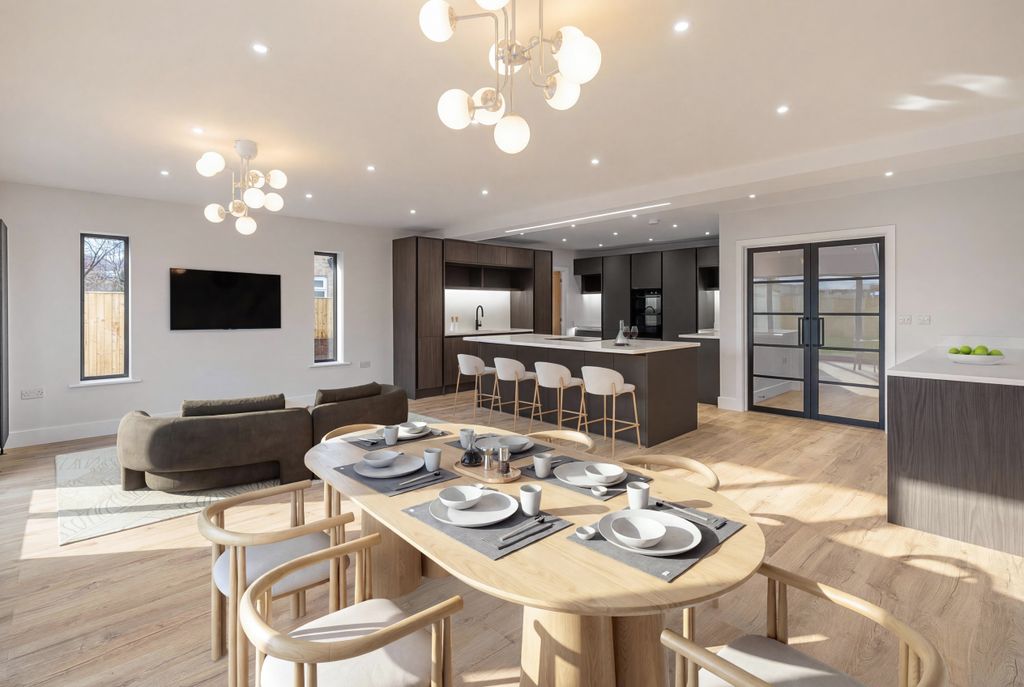 Property photo 2 of 31