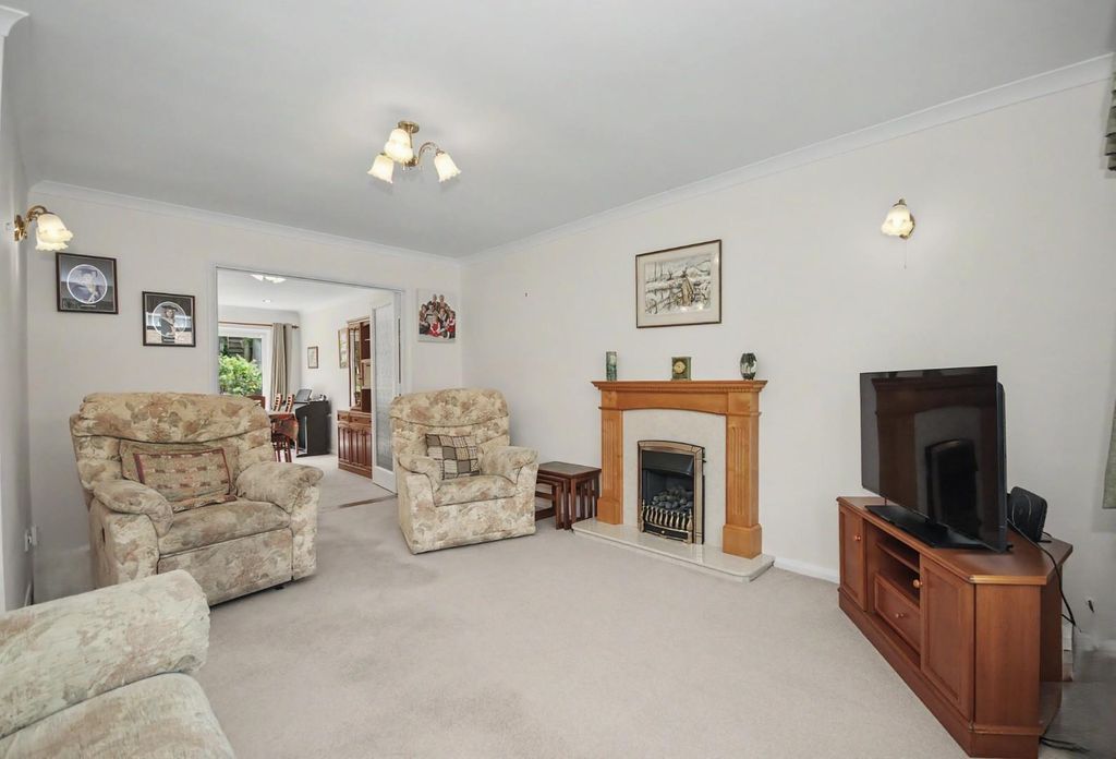 Property photo 3 of 19