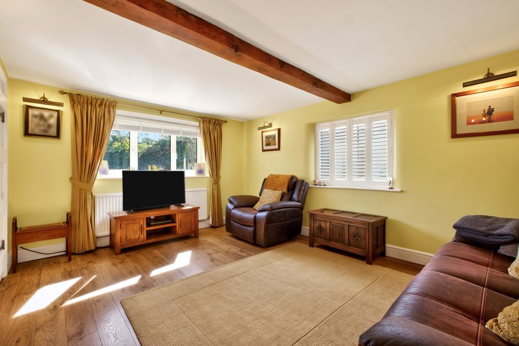 Property photo 3 of 40 Living Room