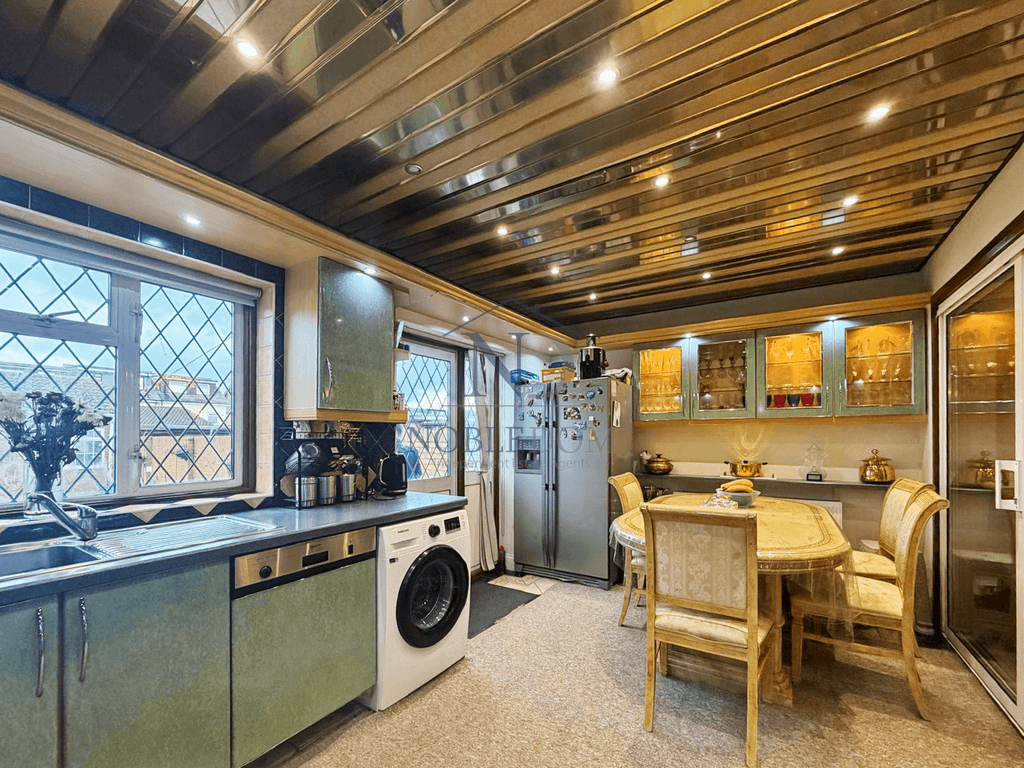 Property photo 2 of 21 Gallery