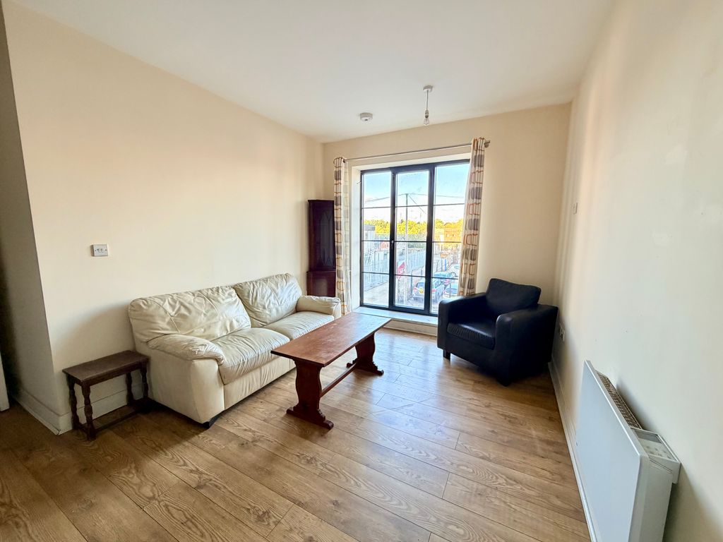 Property photo 2 of 8