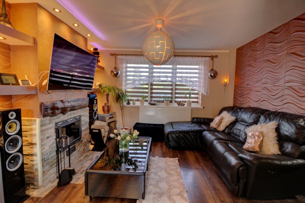 Property photo 3 of 23 3