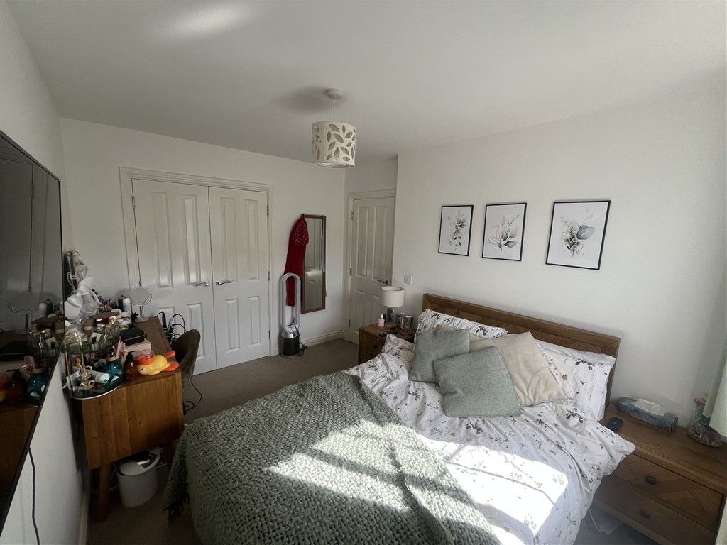 Property photo 2 of 12 Bedroom 1