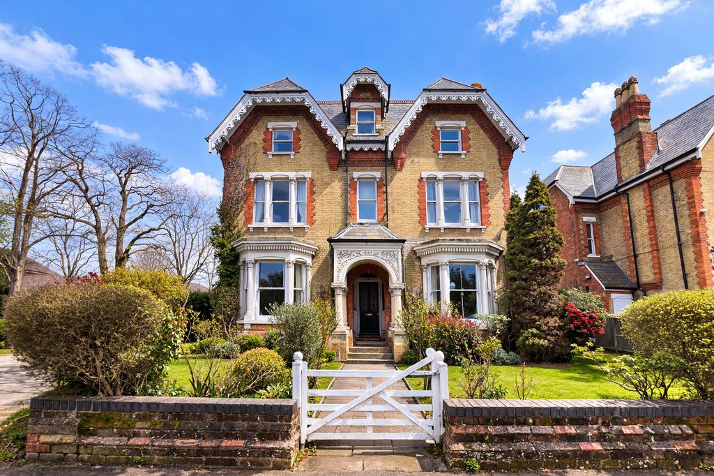 Property photo 1 of 6