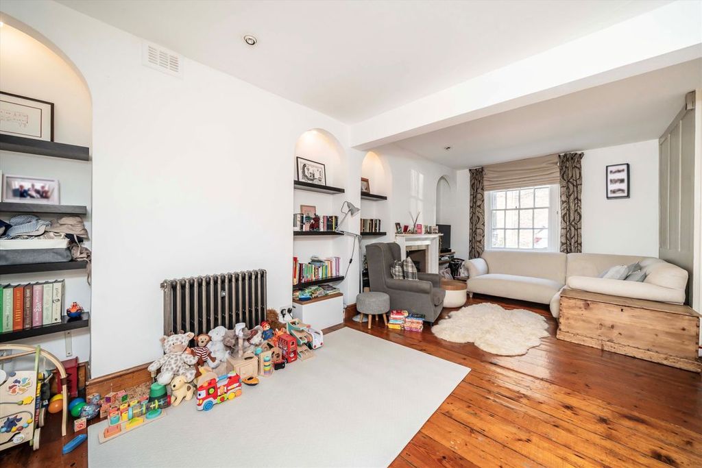 Property photo 2 of 6