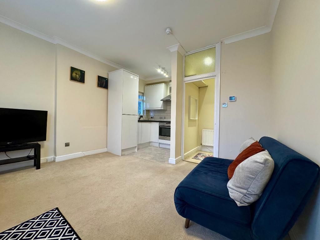 Property photo 3 of 10 Photo 3