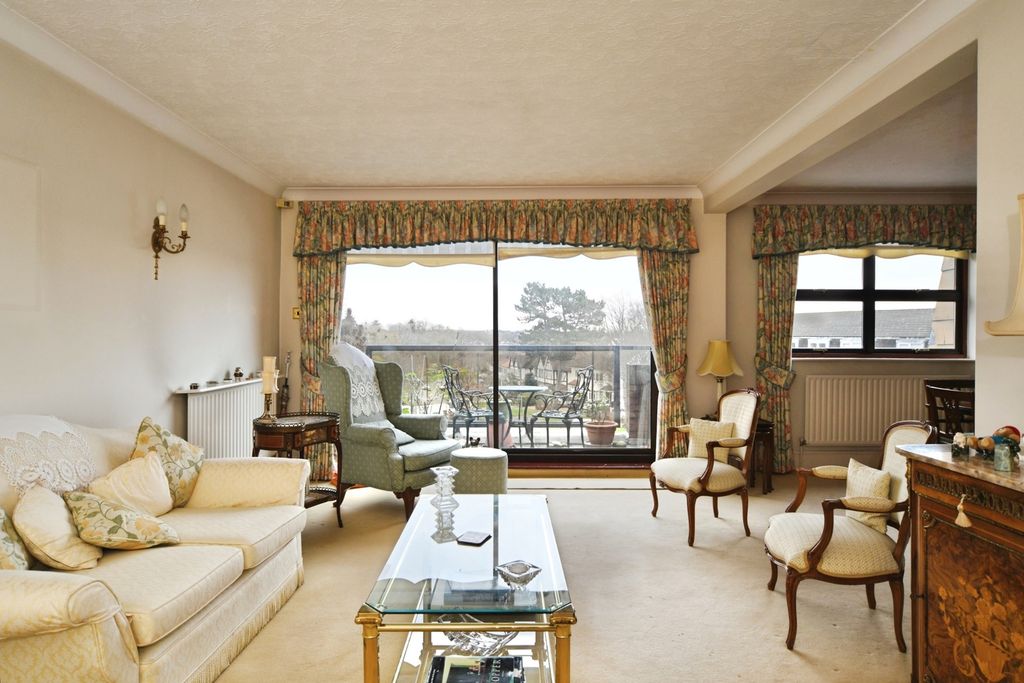 Property photo 1 of 19 Pbox-Img.Jpg