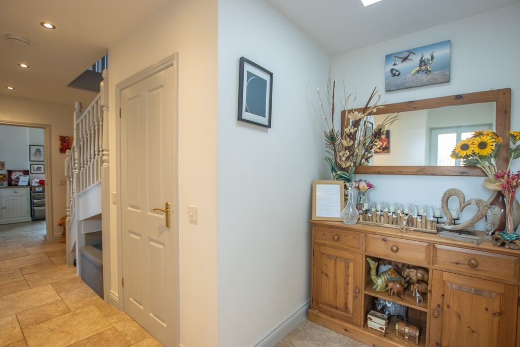 Property photo 3 of 26 4877556
