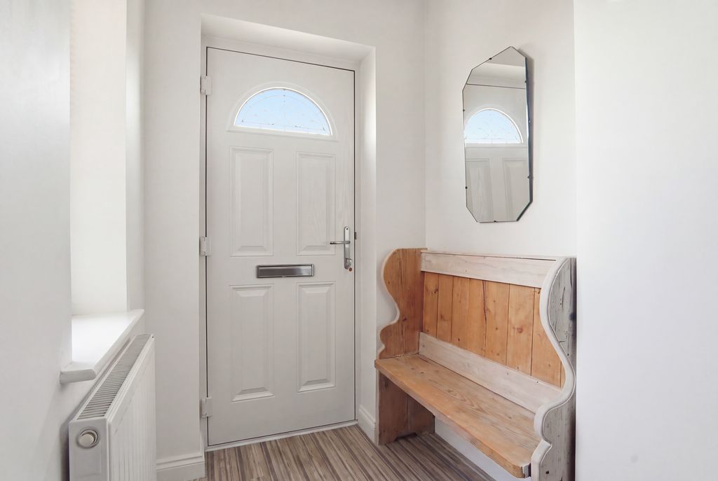 Property photo 2 of 34 Image005