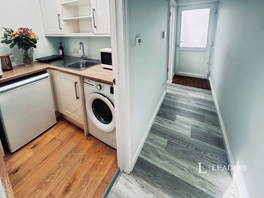 Property photo 3 of 9 Pbox-Img.Jpg