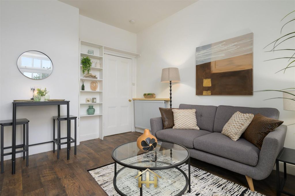 Property photo 3 of 27 30Bhighfield-0010.Jpg