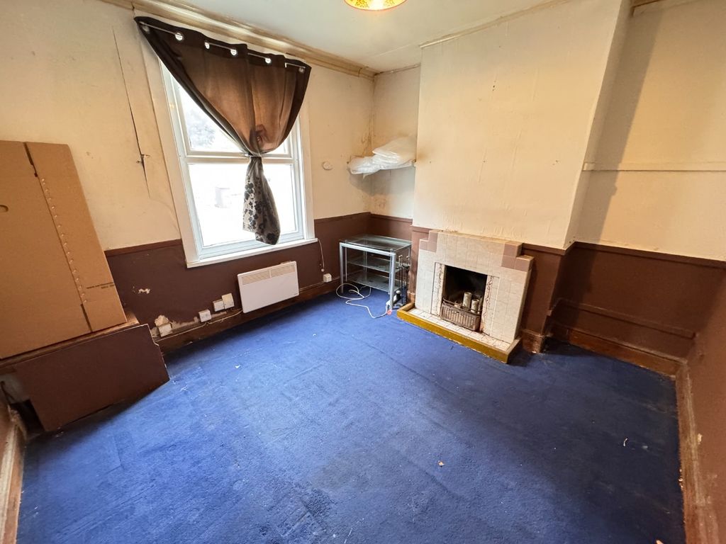 Property photo 2 of 13 4505702