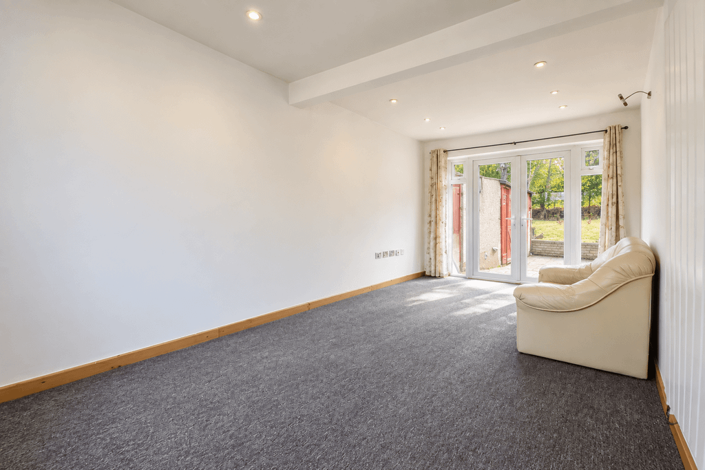 Property photo 2 of 11 Gallery