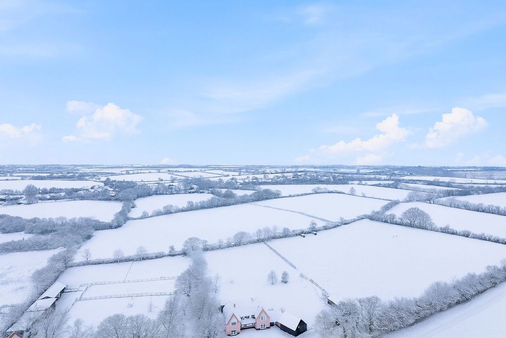 Property photo 3 of 33