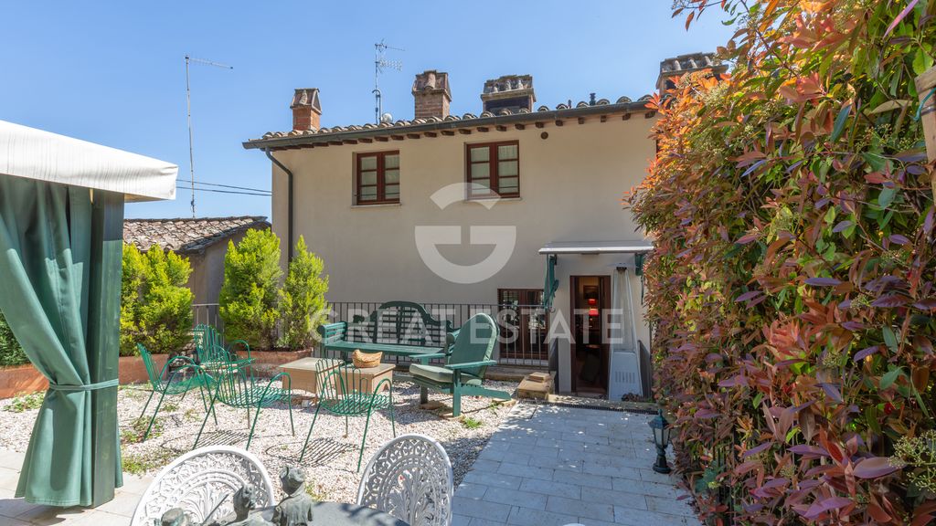 Property photo 2 of 38