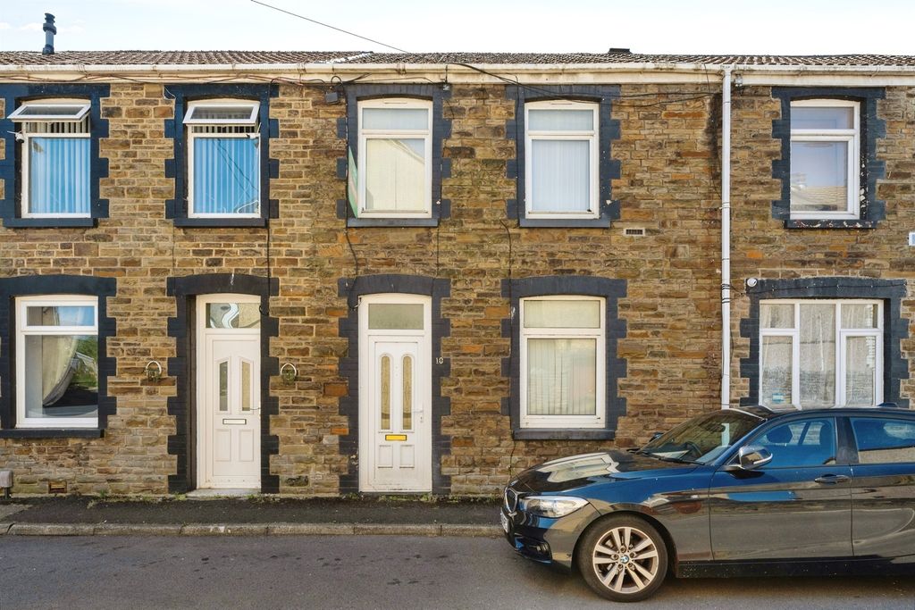 Property photo 2 of 22