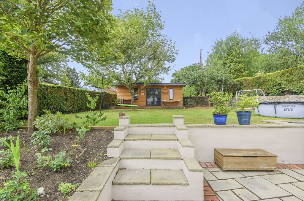 Property photo 2 of 16 Garden