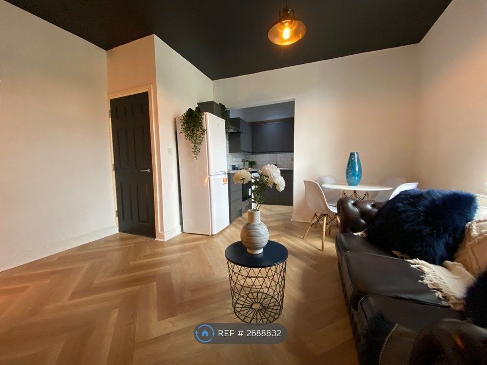 Property photo 3 of 17 Living