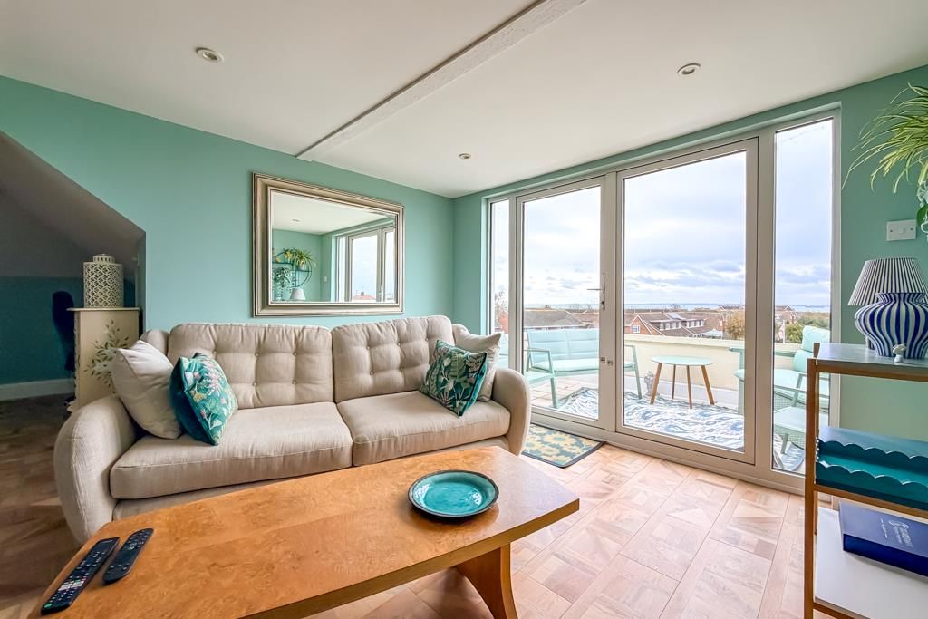 Property photo 2 of 34 Lounge