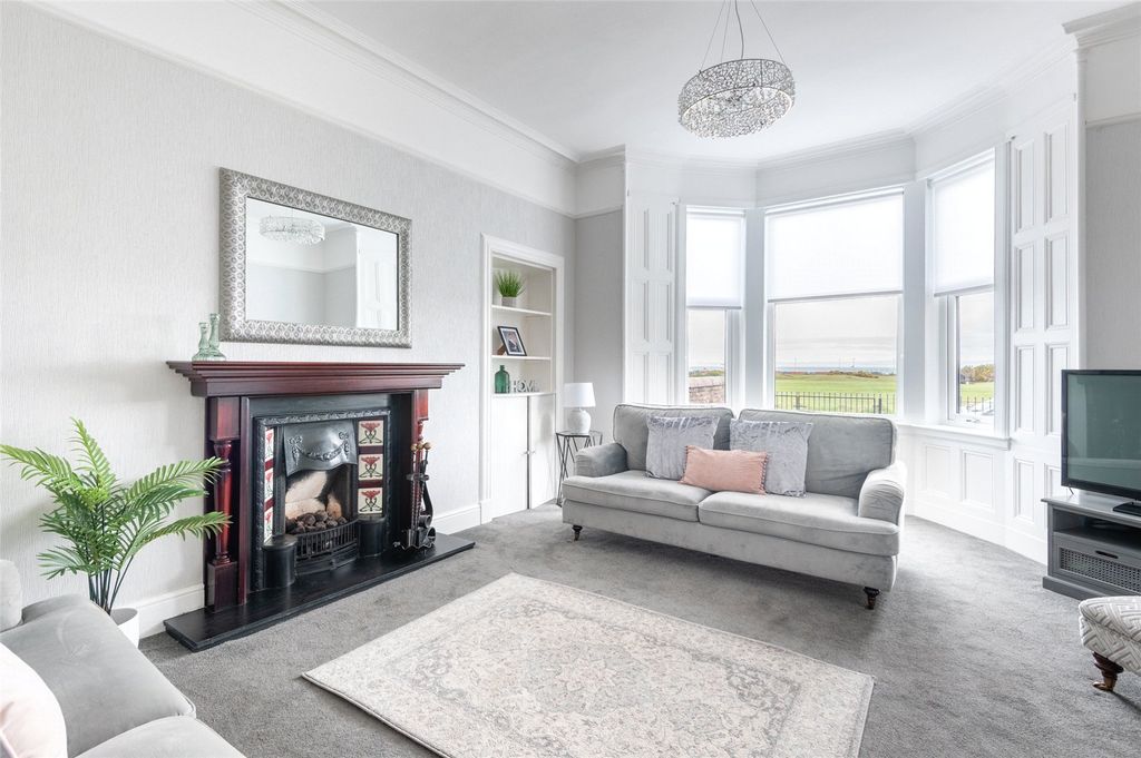 Property photo 3 of 42 Picture 3