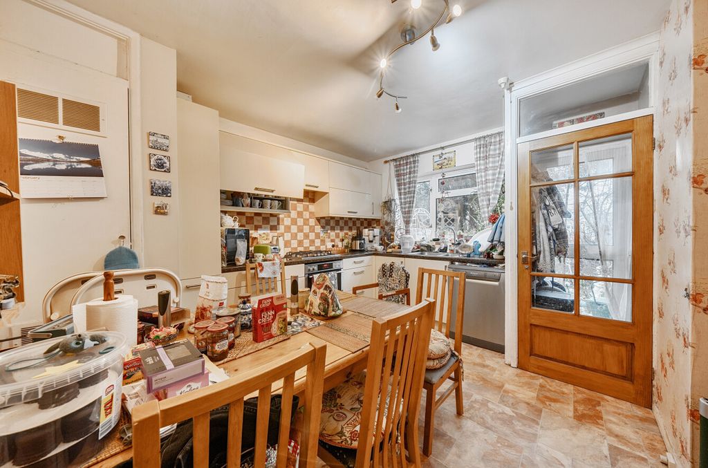 Property photo 2 of 18 1404351-8-6981d92...