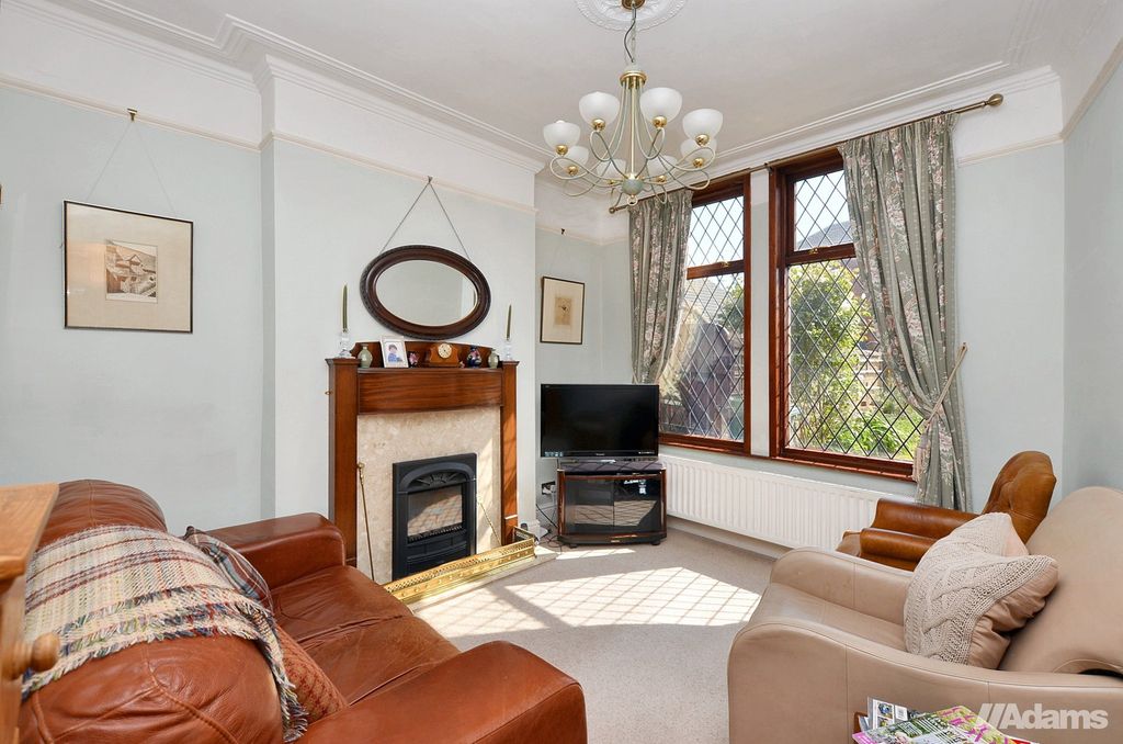 Property photo 2 of 25