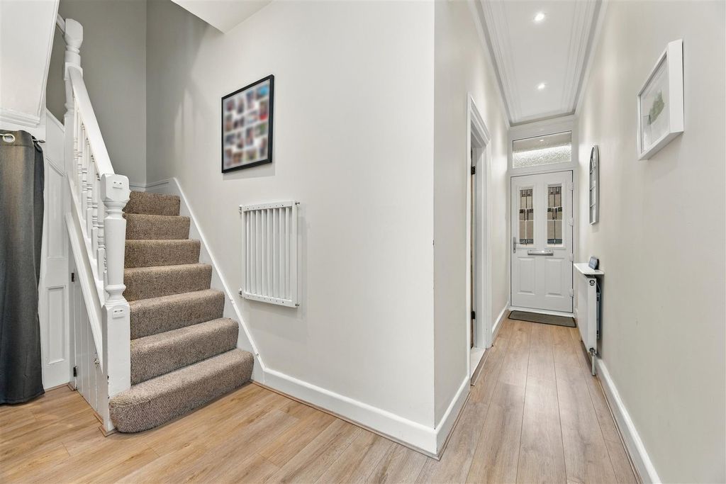 Property photo 3 of 14 Bramshott Road, Southsea-Porticomarketing-Nexa-28.