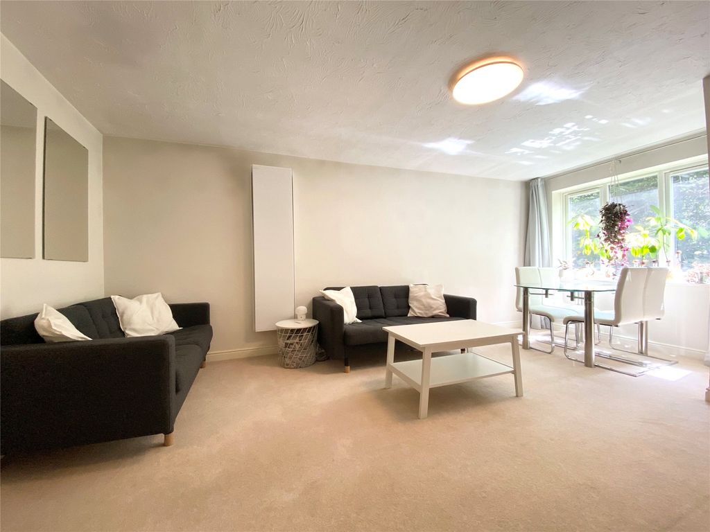 Property photo 3 of 7 Picture No. 09