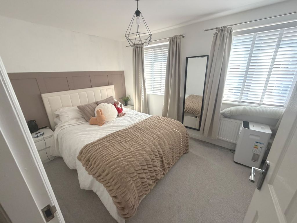 Property photo 3 of 5
