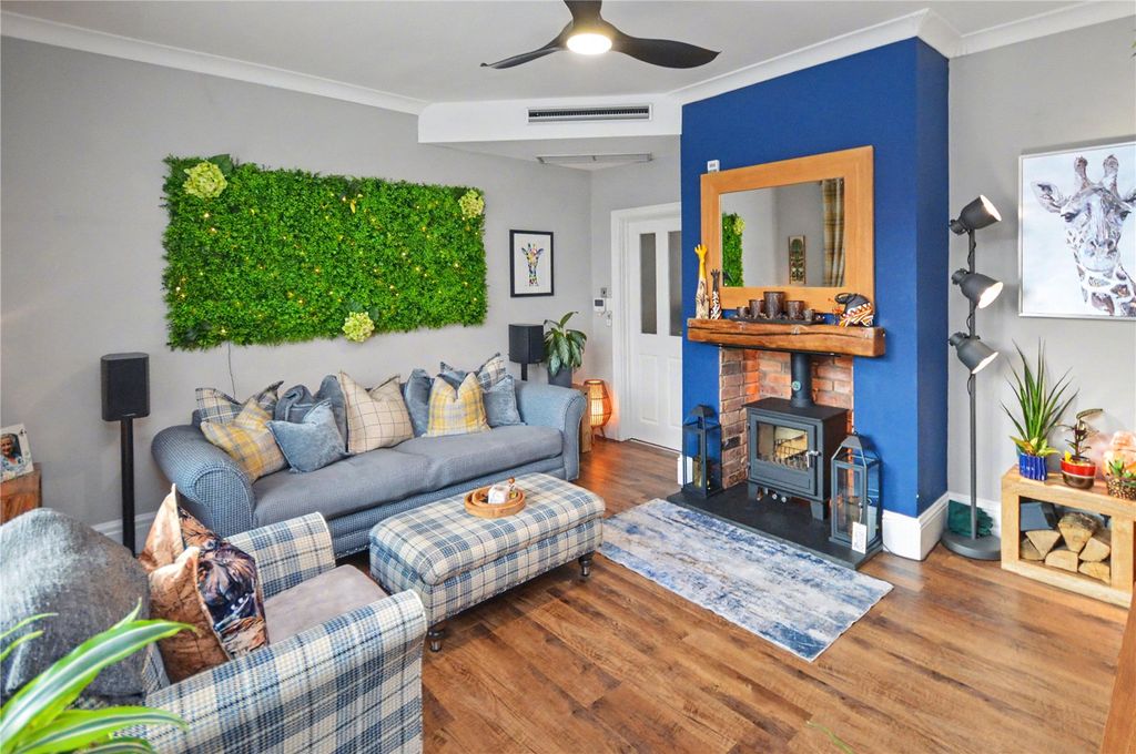 Property photo 3 of 15 Picture 3