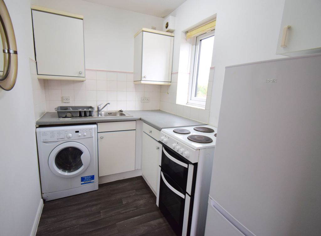 Property photo 3 of 4 Kitchen