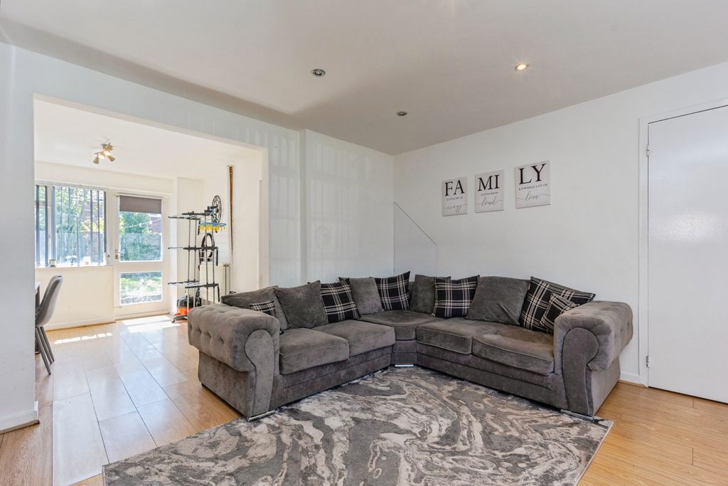 Property photo 2 of 10 Pbox-Img.Jpg