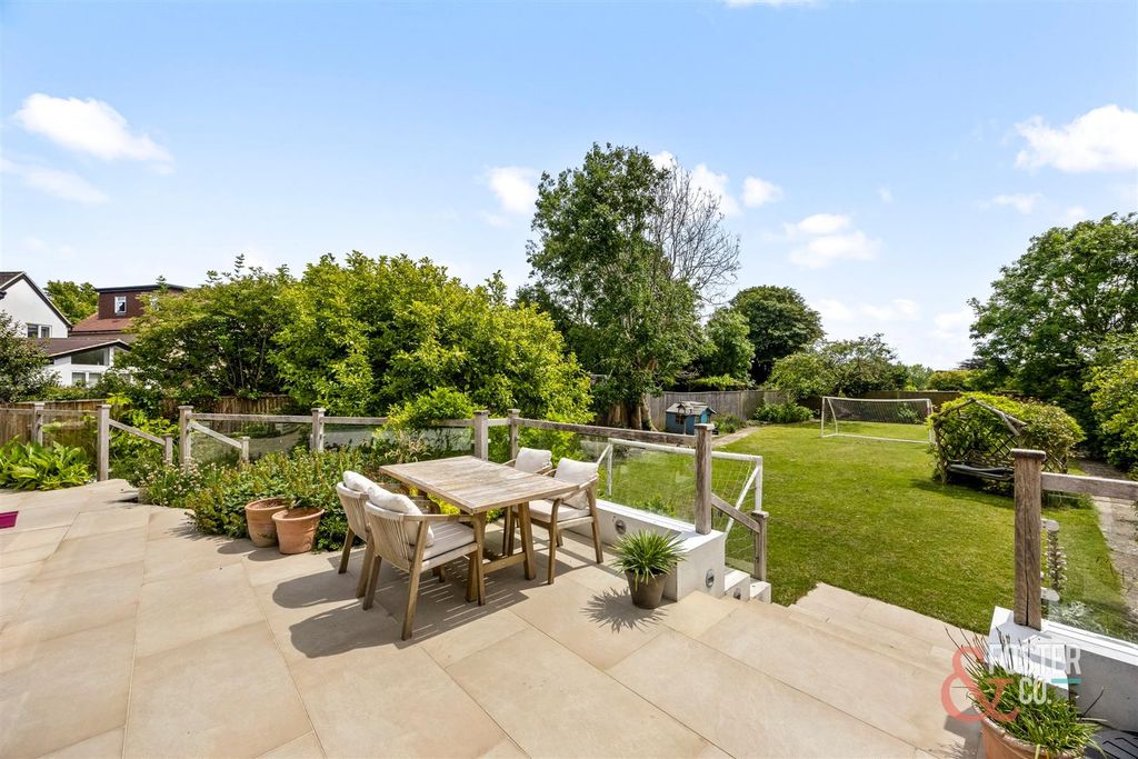 Property photo 3 of 29 Upper Shoreham Road, 343-021.Jpg